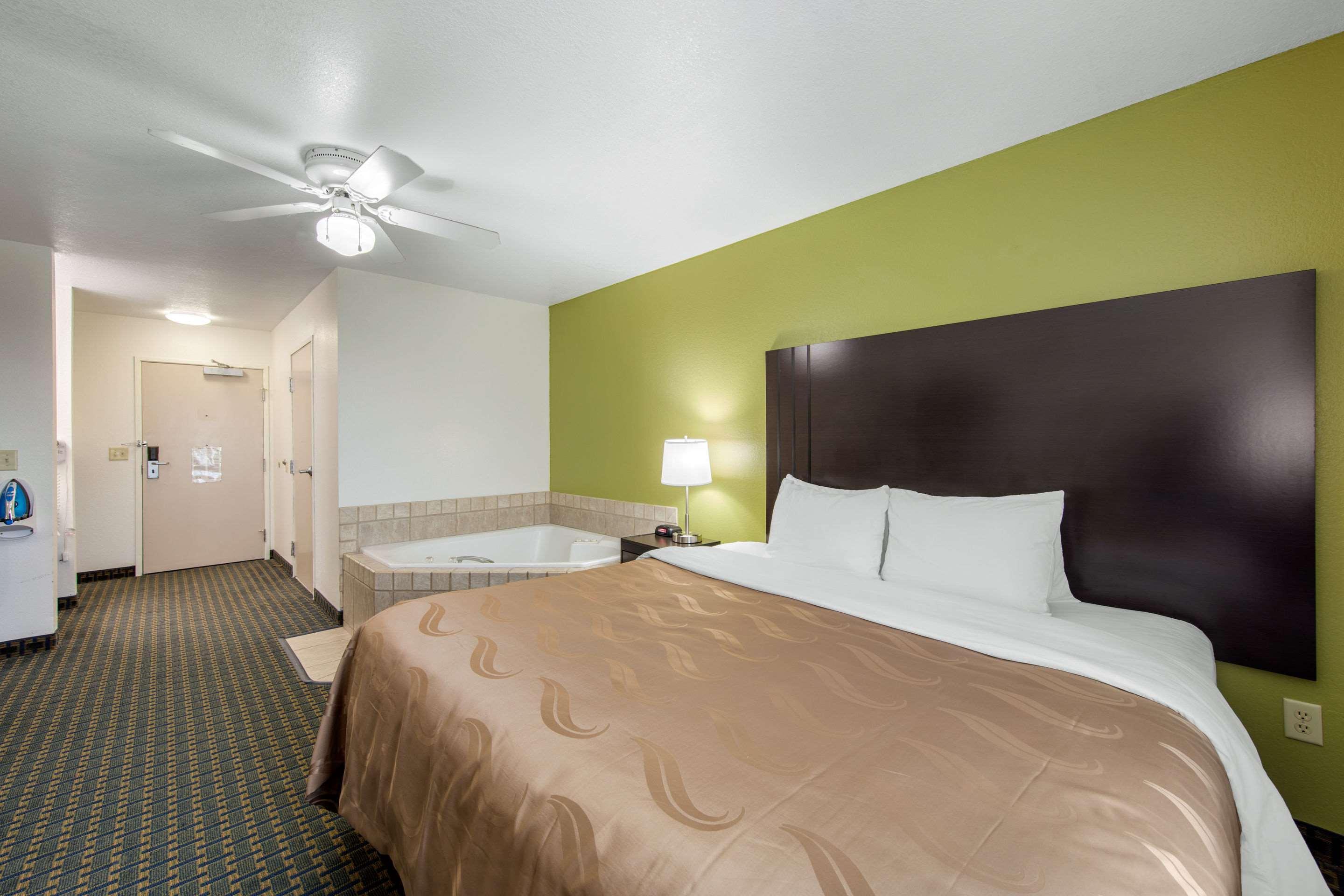 Quality Inn & Suites Clayton, Nm Экстерьер фото