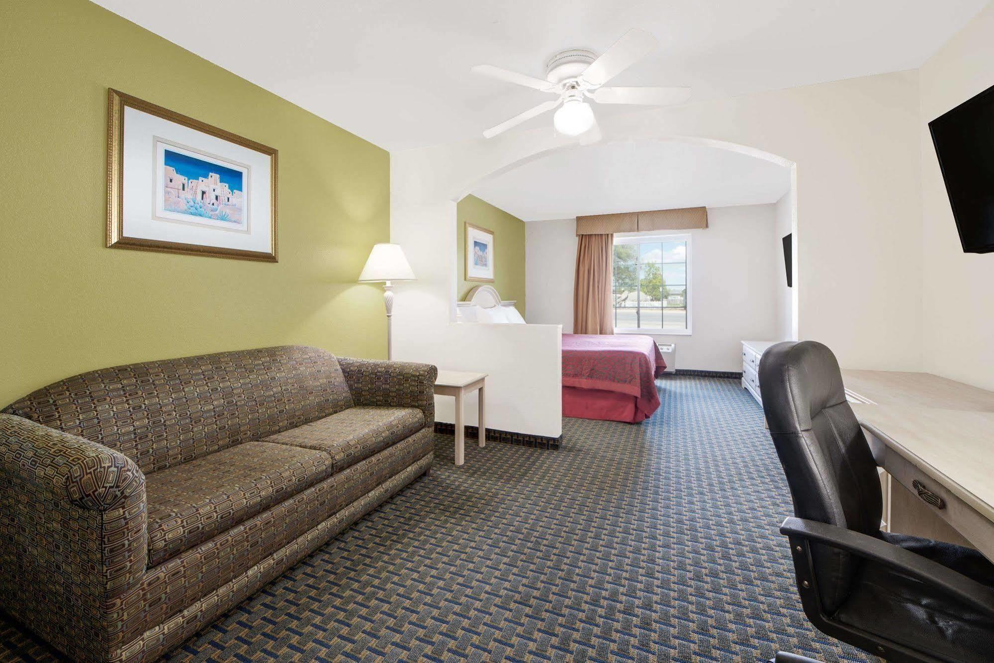 Quality Inn & Suites Clayton, Nm Экстерьер фото