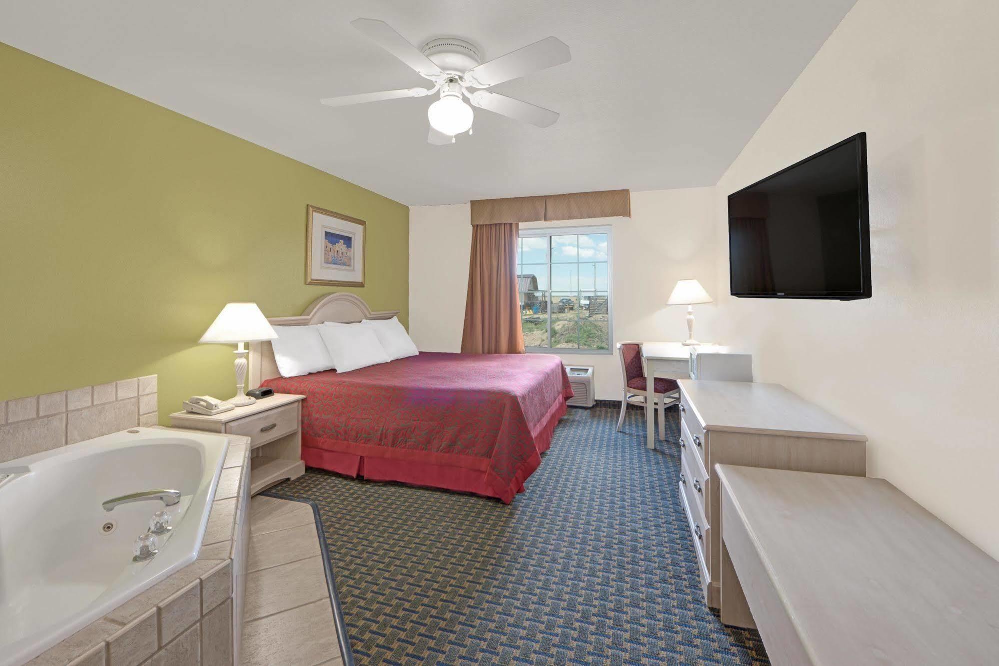 Quality Inn & Suites Clayton, Nm Экстерьер фото